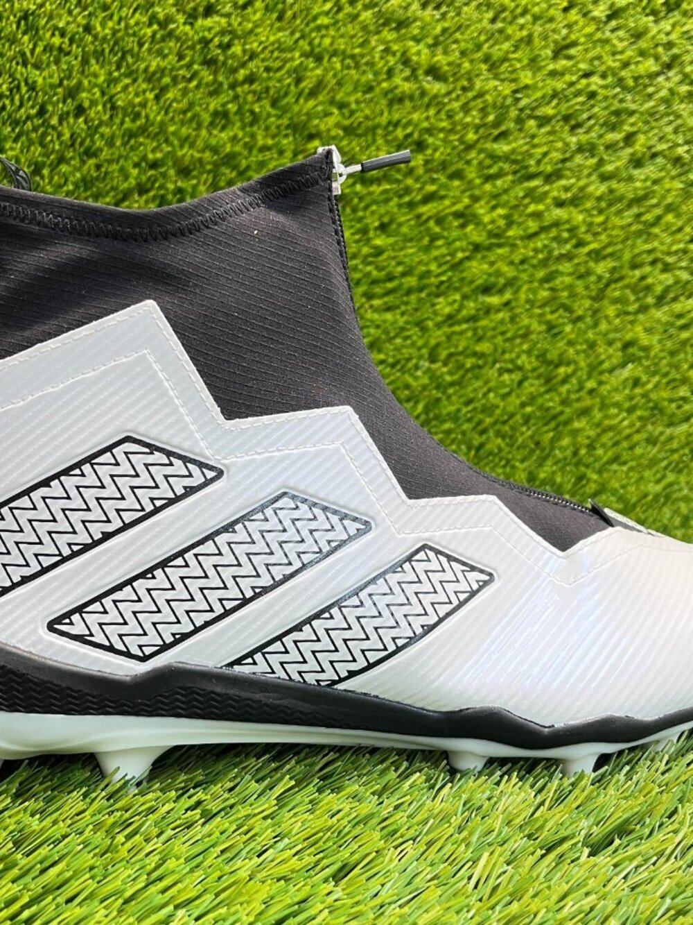Adidas Nasty 2.0 Mens Size 11.5 White Black‎ Running Outdoor Football Cleats